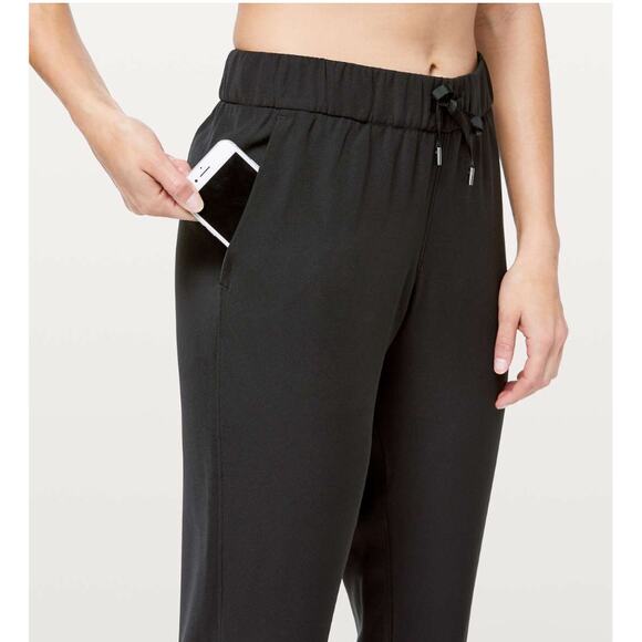 Lululemon On The Fly Jogger – Black – Size 4 – Excellent Condition - Picture 3 of 11